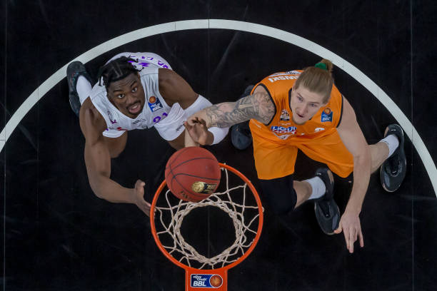 着巨大的期 着巨大的期